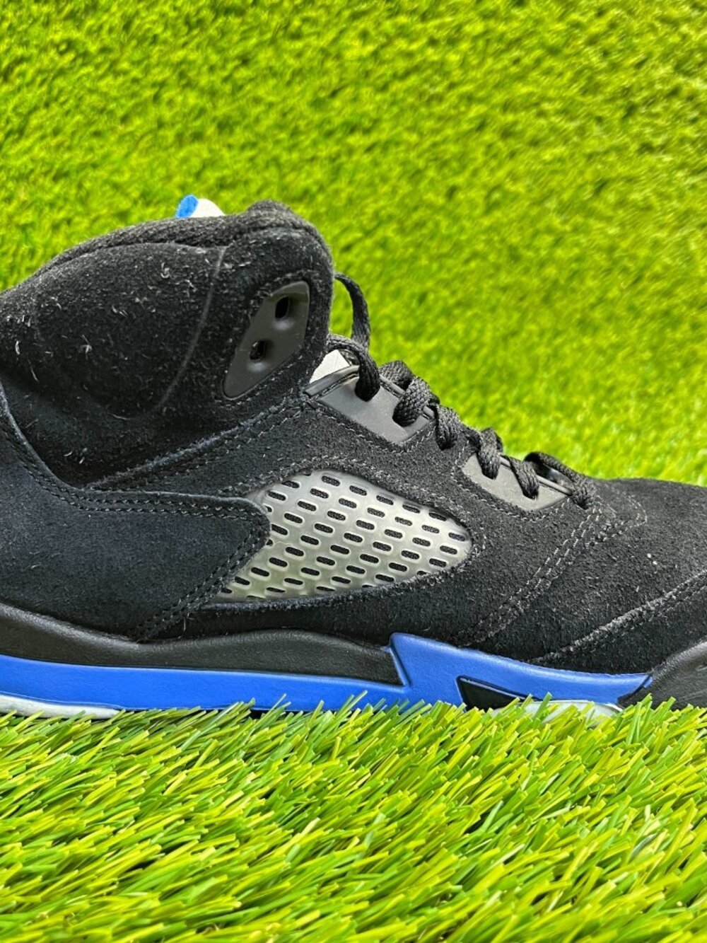 Nike Air Jordan 5 Retro Boys Size 3Y Black Blue Basketball Suede Shoes Sneakers - Picture 4 of 10